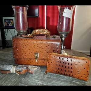 Purse and wallet set